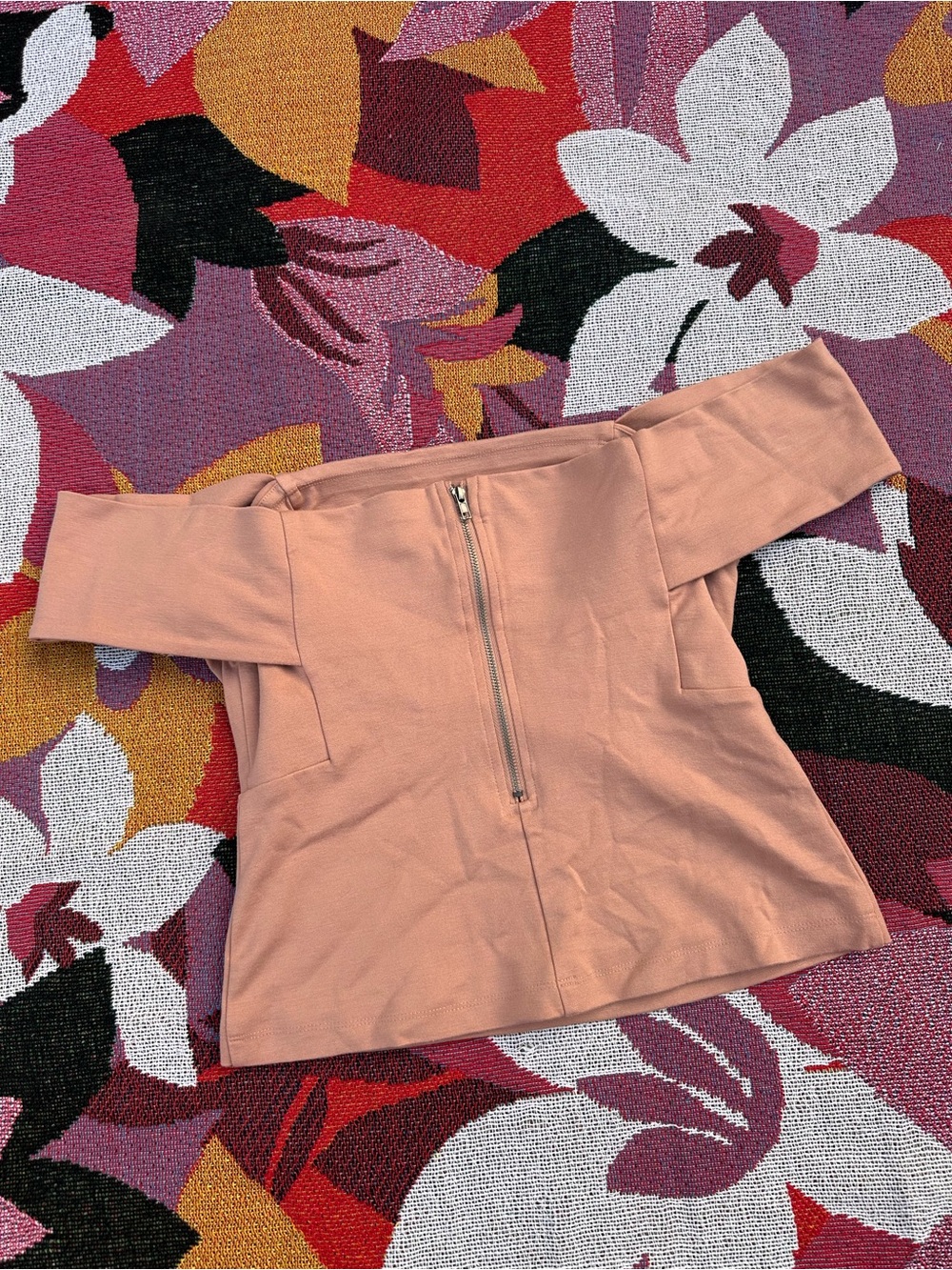 Deletta Anthropologie Off-Shoulder Crop Top Light Pink - Picture 3 of 4